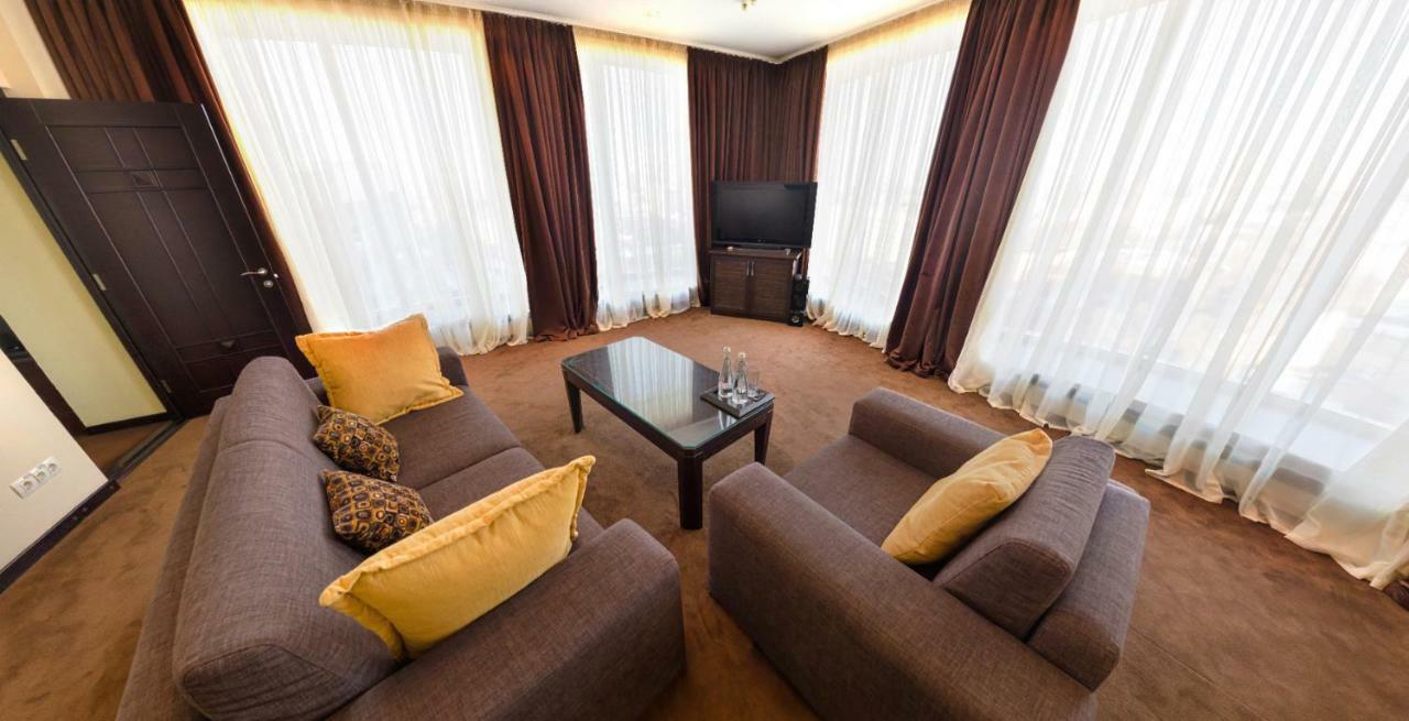 Hotel Kharkov Экстерьер фото